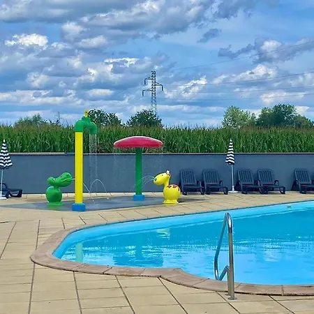 Smart Madrid Mit Terrasse, Europapark, Rulantica Alpesi faház *